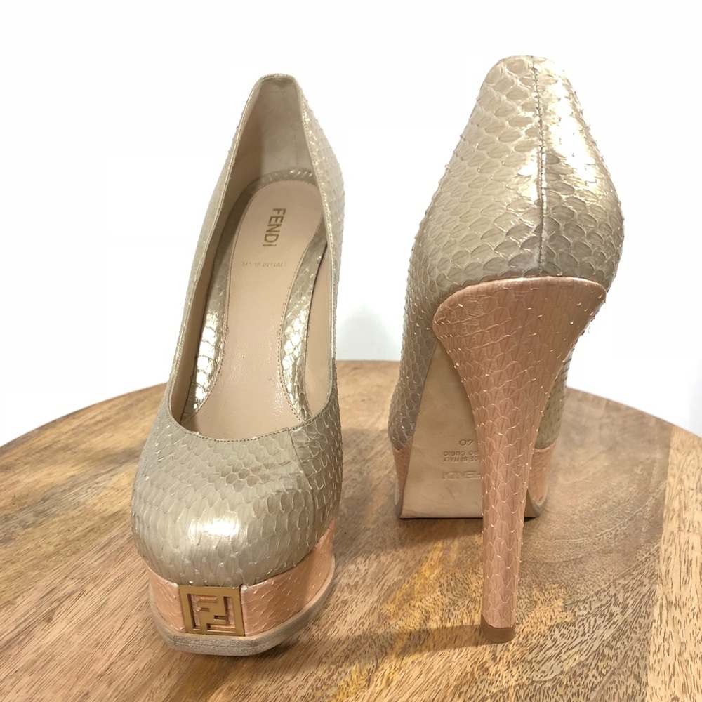 ❌SOLD❌ Fendi Fendista Watersnake Metallic Pumps - Picture 4 of 8